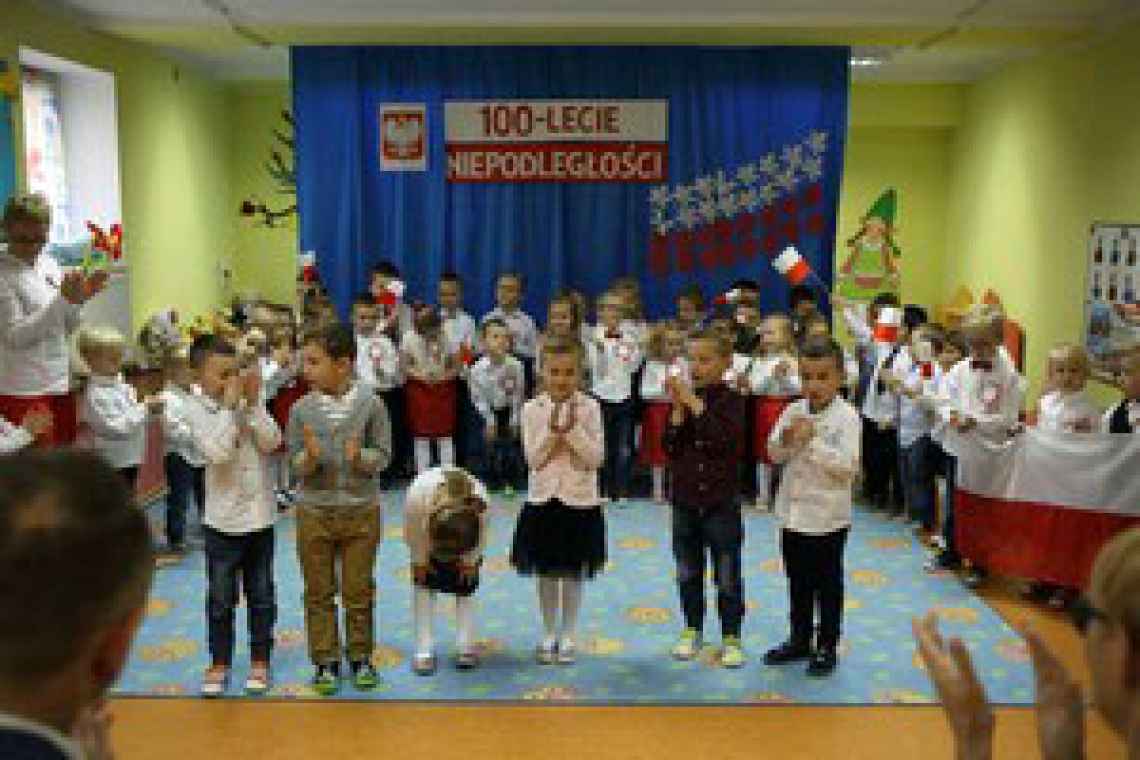 Występ patriotyczny przedszkolaków w Dygowie