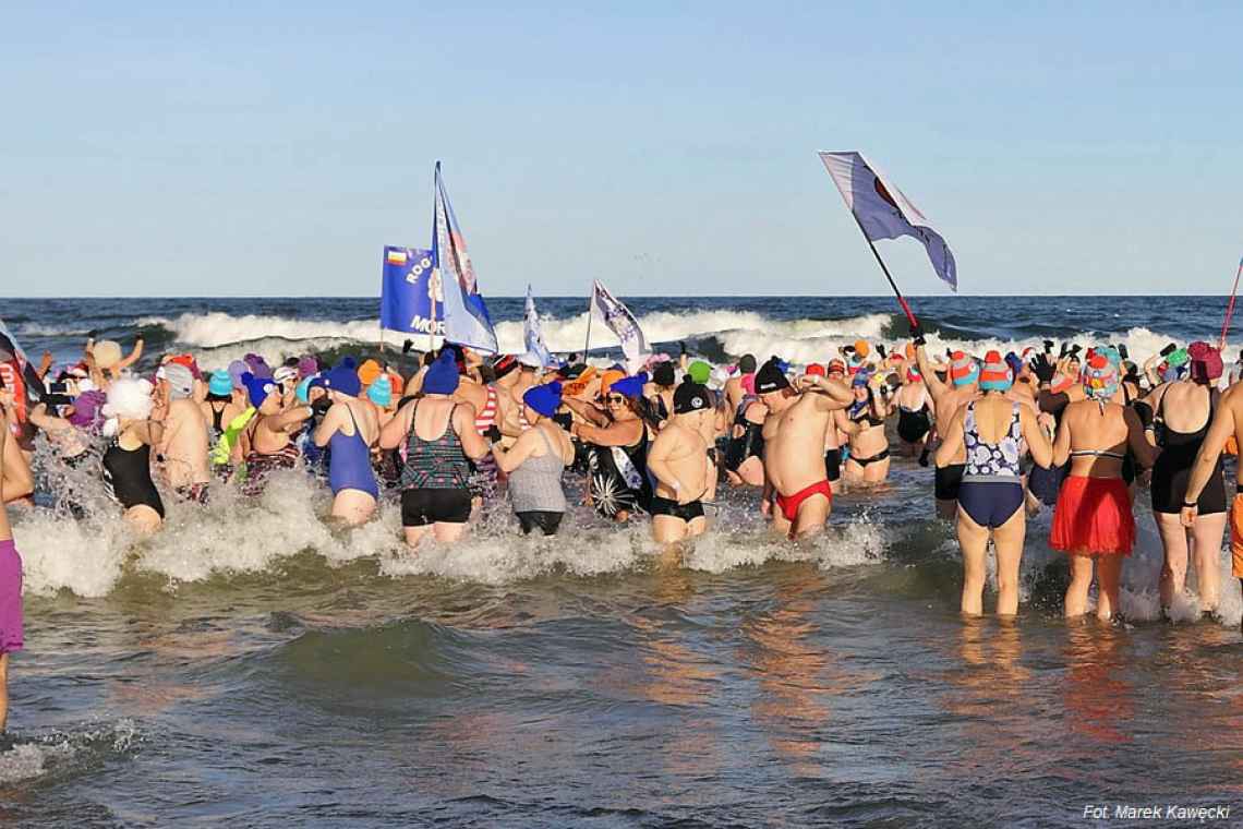 VIII Światowy Festiwal Morsowania w Kołobrzegu. Finałowa kąpiel (foto, wideo)