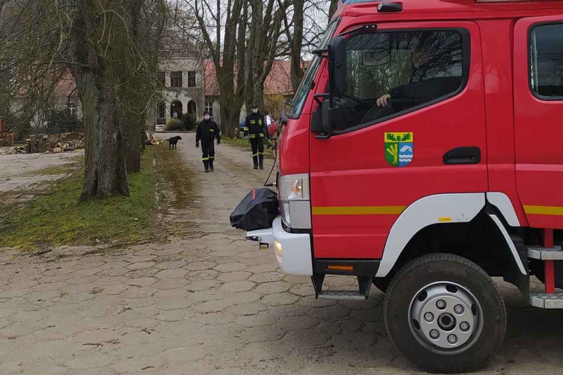 Strażacy z Czernina dystrybuowali maseczki ochronne 