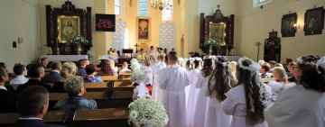 W Dygowie pierwsza grupa dzieci przystąpiła do I Komunii Świętej