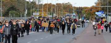 Setki Kołobrzeżan wyszło na ulice. Manifestacja przeciwko wyrokowi TK o aborcji