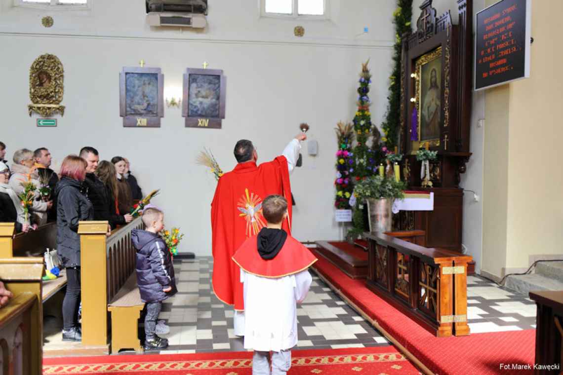 Niedziela Męki Pańskiej w parafii Dygowo. Święcenie palm