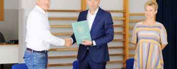Umowa na budowę sali gimnastycznej w Czerninie podpisana