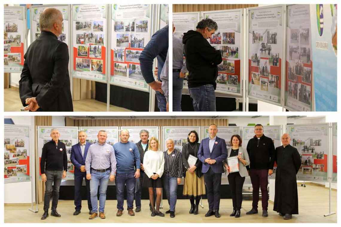 Otwarcie wystawy fotografii patriotycznej w Dygowie